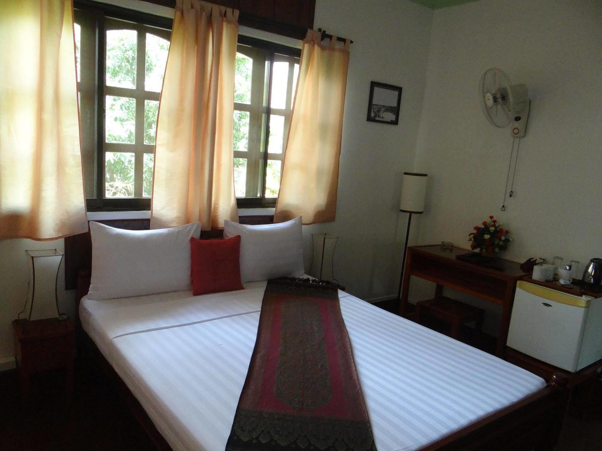 Alibi Guesthouse Phnom Penh Exterior photo