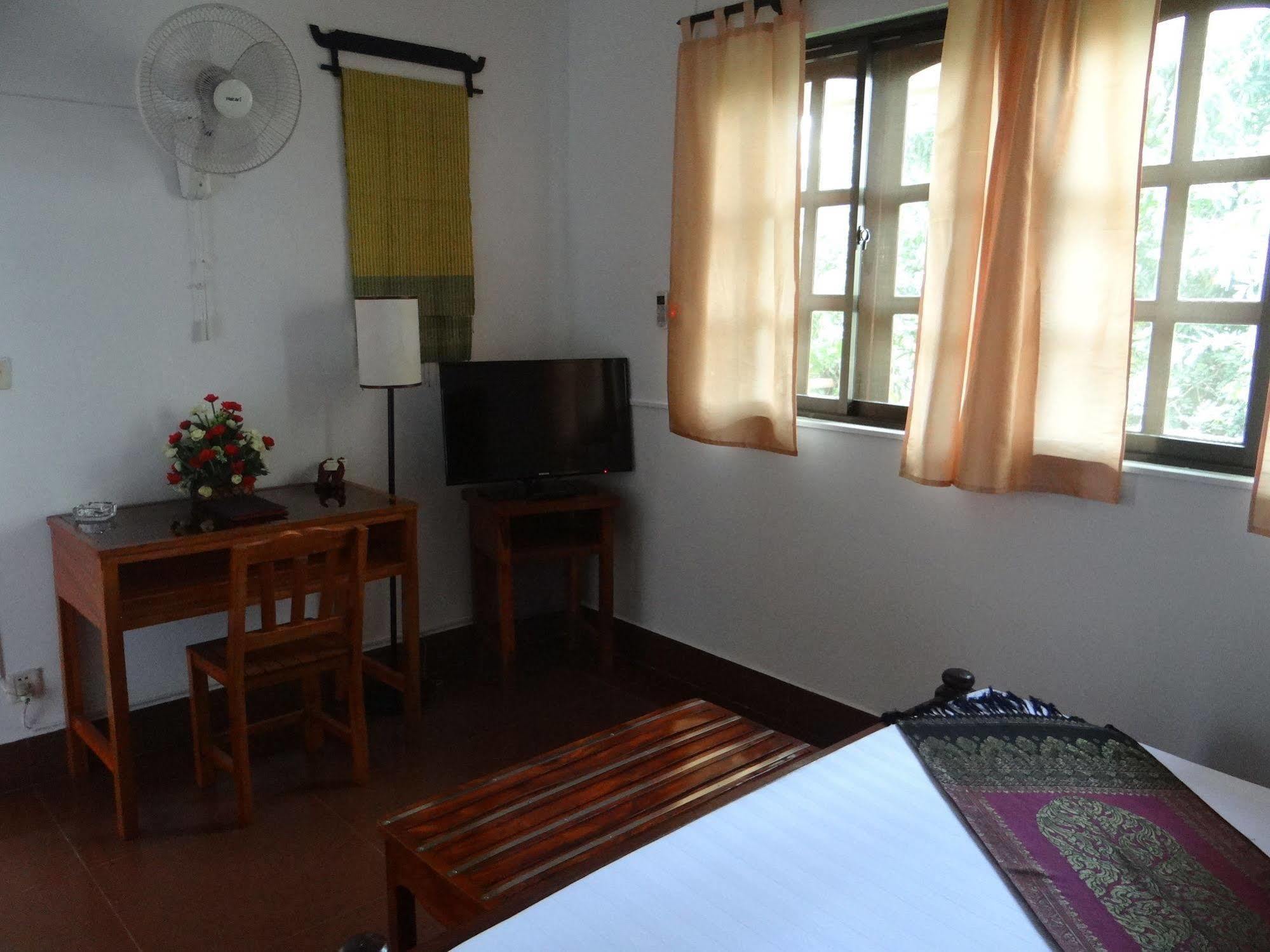 Alibi Guesthouse Phnom Penh Exterior photo